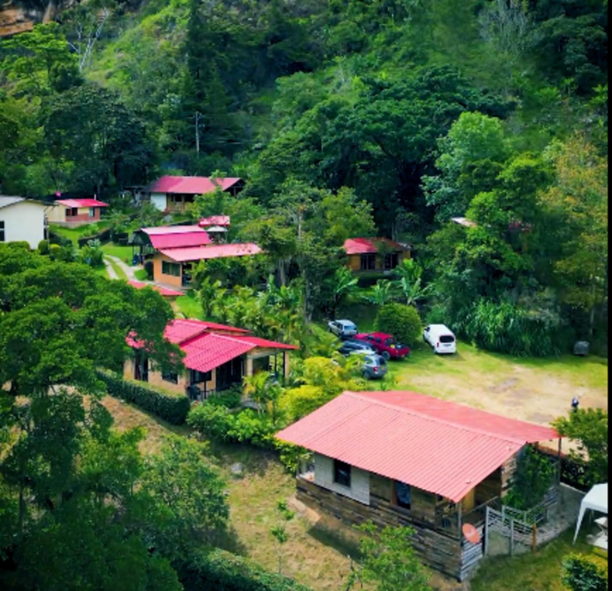 Campestre Rocas Del Paraiso *